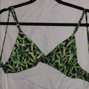 UNIF leaf bikini top